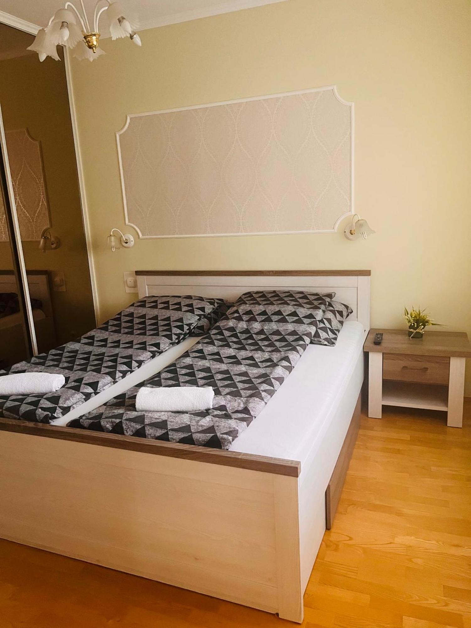 Aqua Azur Apartman Hajdúszoboszló Exterior foto